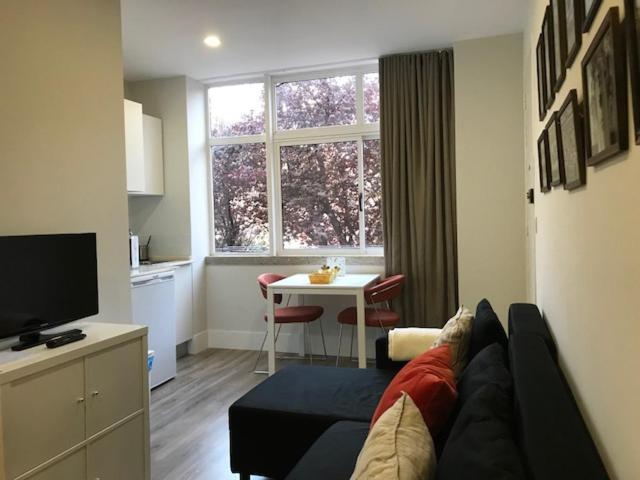 Romantic 1 Bedroom Apartment At Roma Avenue - 1C Lissabon Buitenkant foto